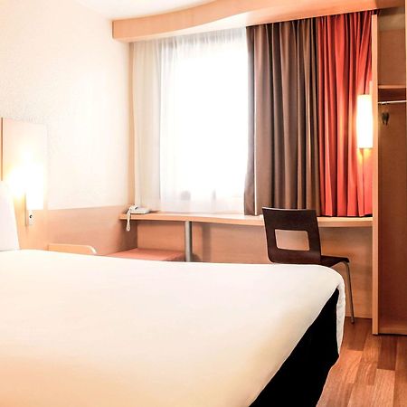 Ibis Lille Centre Gares Hotel Exterior foto