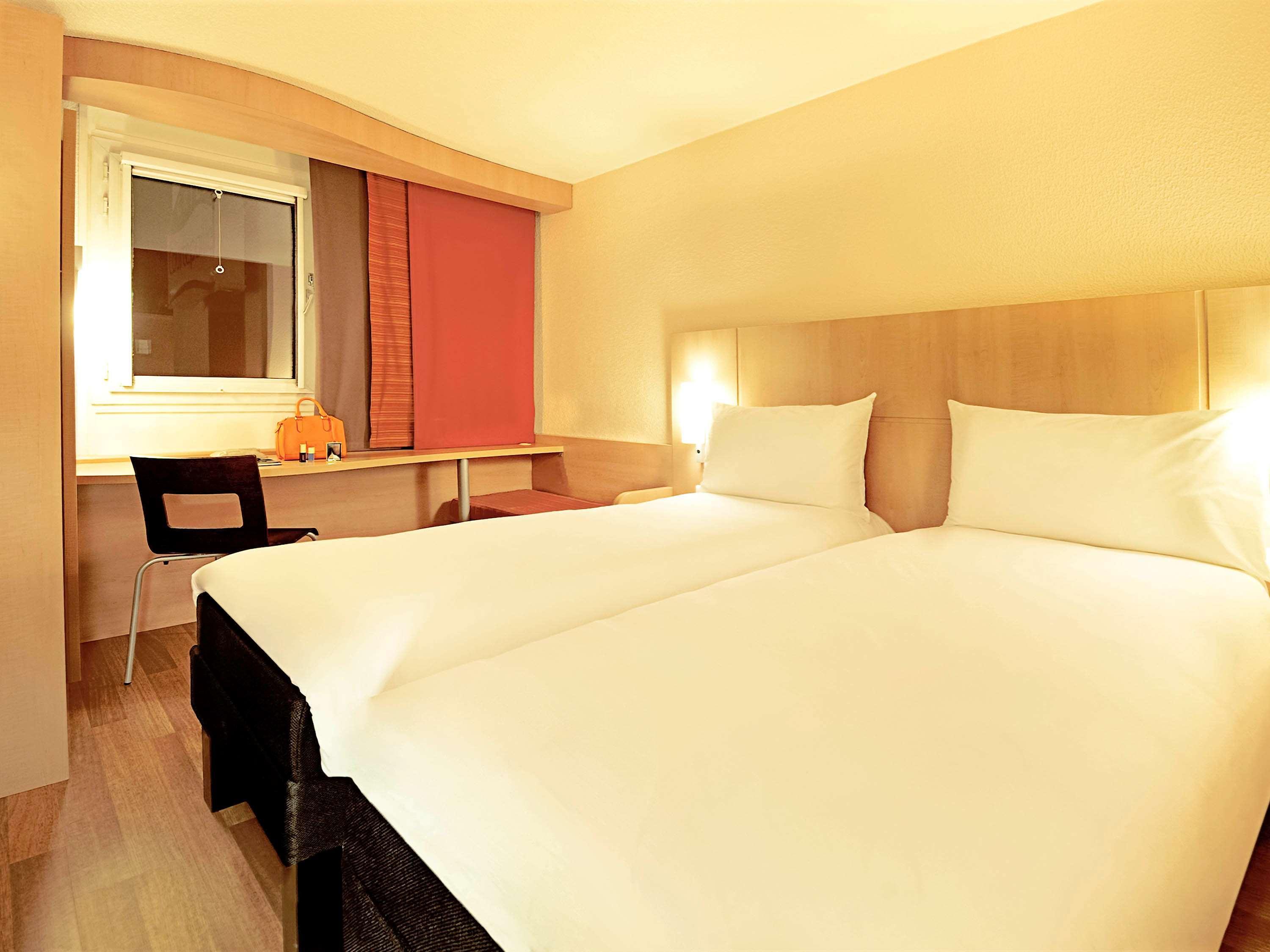 Ibis Lille Centre Gares Hotel Exterior foto
