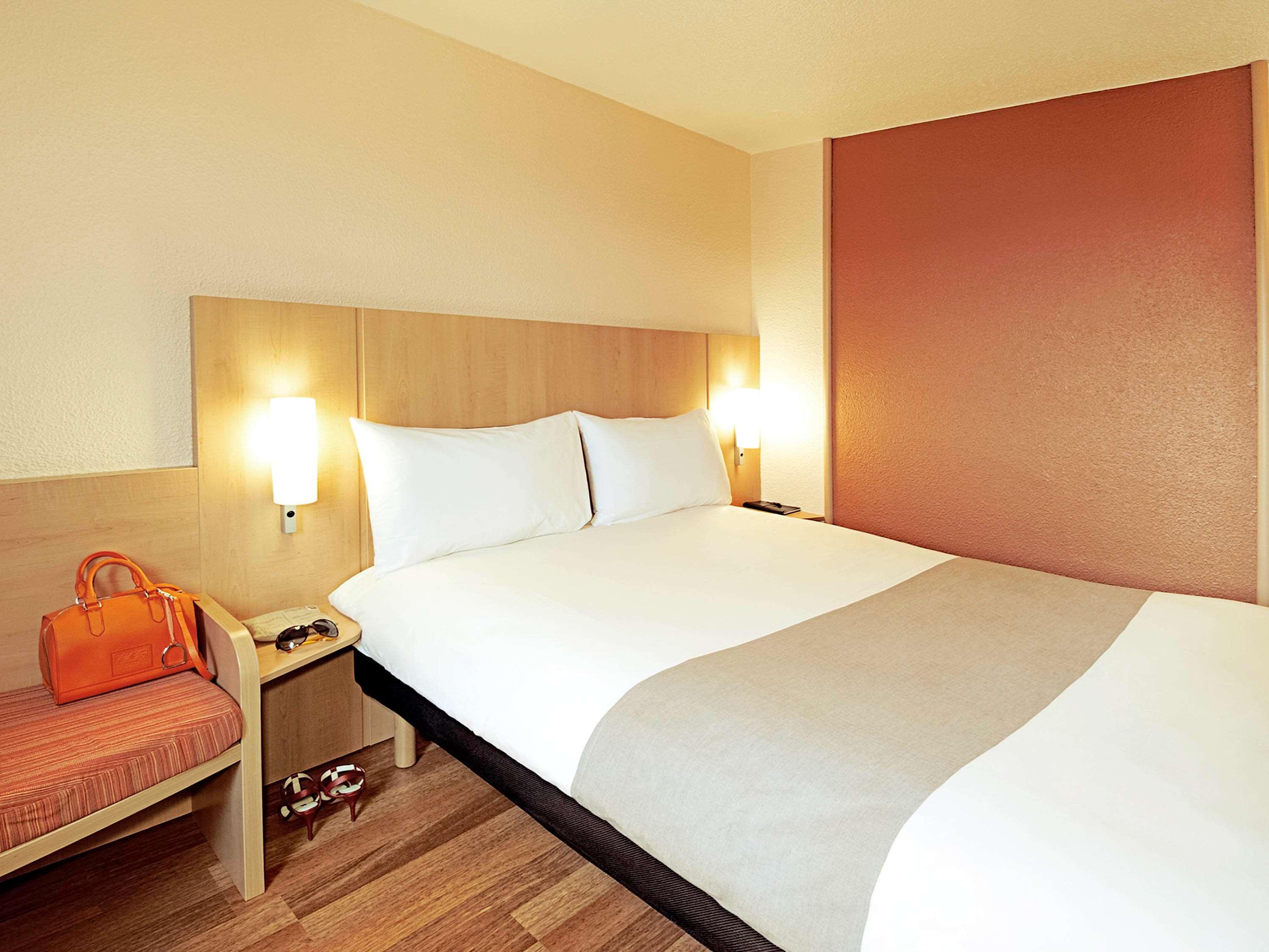 Ibis Lille Centre Gares Hotel Exterior foto