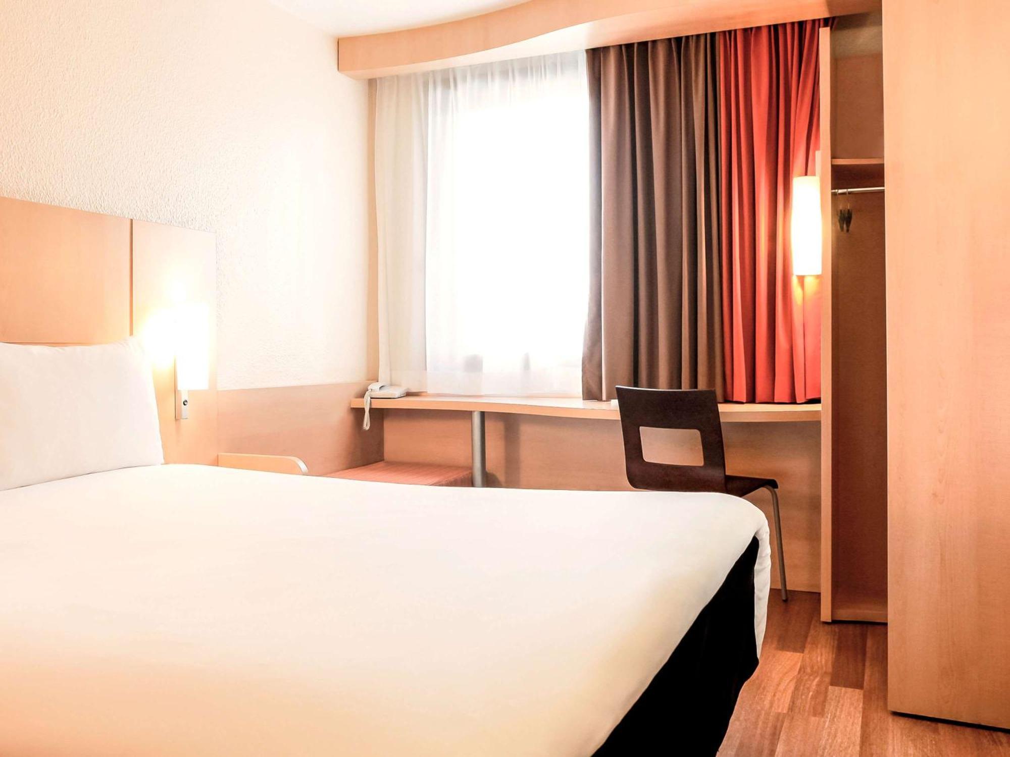 Ibis Lille Centre Gares Hotel Exterior foto